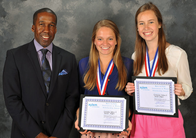 Fields stands with the Bjorn von Euler Innovation in Water Scholarship winning team of Sarah Organ and Isabella Cafaro, both from Milwaukee. Photo courtesy of Oscar Einzig Photography.