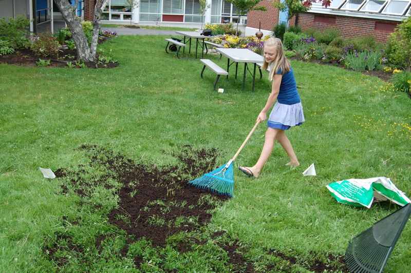 Local stormwater efforts include a youth program where Greater-Portland area, middle-school students learn about stormwater-friendly, lawn-care practices. Photo courtesy of the Cumberland County Soil & Water Conservation District (Windham, Maine).